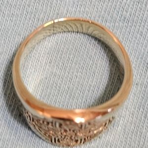 Size 8 celtic ring